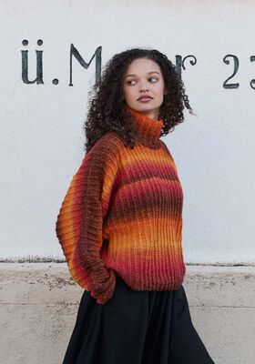 MAGLIONE CON MANICHE A PIPISTRELLO Gomitolo Versione di Lana Grossa