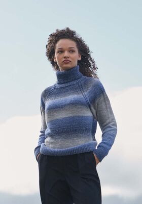 MAGLIONE CON COLLO ALTO E MANICHE A RAGLAN Gomitolo Gala di Lana Grossa