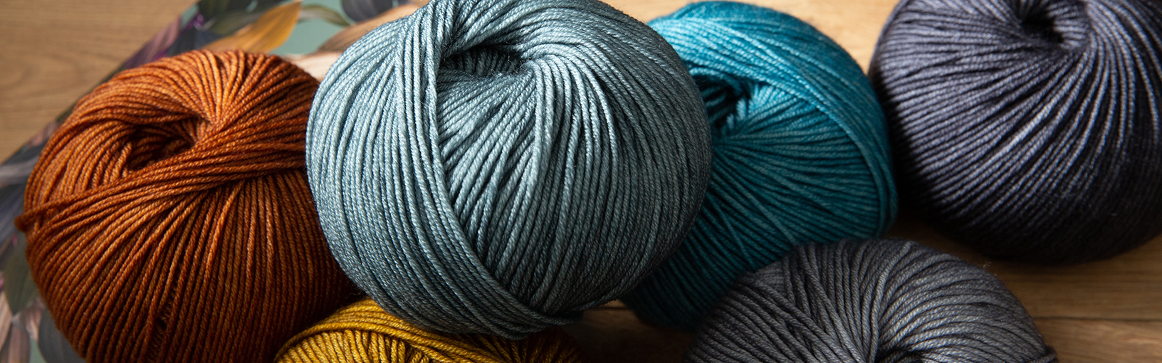Filati di alta qualità per lavorare a maglia, uncinetto e infeltrimento Filati Lana Grossa | Hand-dyed